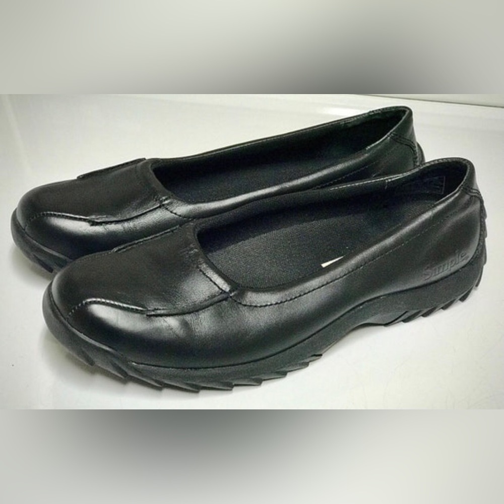 Women's 9.5 Black Leather Nub Tread Sole Slip On SIMPLE SHOES